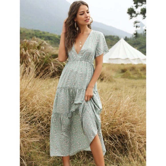 Dresses & Skirts - Boho V-Neck Floral Print Midi Dress